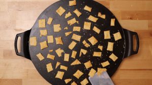 Read more about the article Easy Sourdough Discard Cheese Crackers – 5 Ingredients!